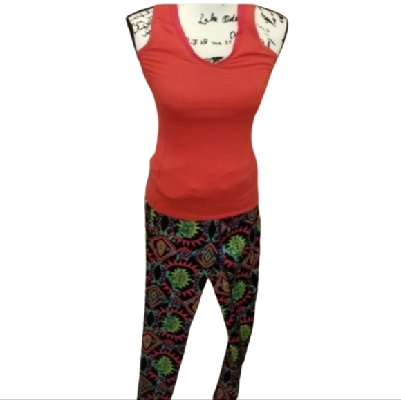 👕Fila Running Leggings & 3 Workout Tops 🌏 - Picture 3 of 10